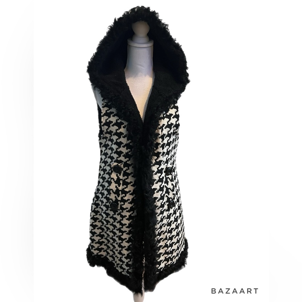 LUII WINTER VEST W/HOOD- CLASSY & WARM L